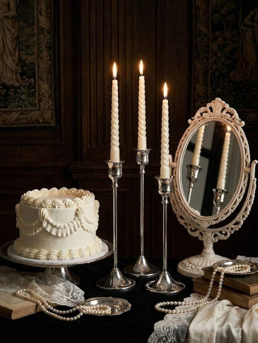 Castiçal de ferro vintage prateado europeu com velas longas e finas em espiral clássica, perfeito para decoração de casa, acessórios de escritório, estilização de casamento, centros de mesa e arranjos de sala de estar. Também ideal como presentes de Halloween/Natal, aniversário