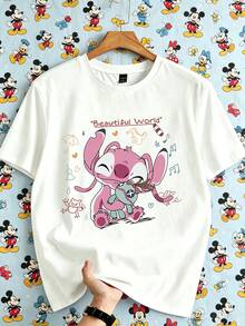 These 100% Cotton Disney Stitch-Themed Couple's T-Shirts Are Soft, Skin-Friendly, Breathable, And Comfortable, Designed Specifically For Summer. Each T-Shirt Features A Print Of Blue Stitch And Pink Angel From Disney's *Lilo & Stitch*, Along With The Words "Beautiful World" And Playful Elements Like Umbrellas, Musical Notes, And Dinosaurs, Creating A Warm And Romantic Couple's Look. The Simple White T-Shirts With Fun Prints Are Suitable For Various Everyday Occasions, Easily Creating A Refreshing And Sweet Summer Couple's Style. - 女性 - 查看 2