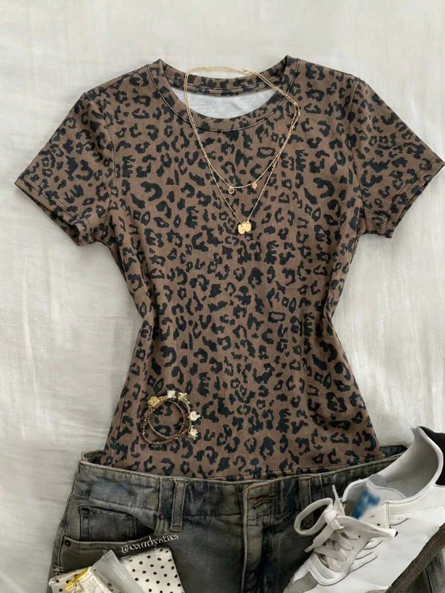 Camiseta de mujer de manga corta, cuello redondo, ajustada y de color liso para el verano - Café integral - Ver 1