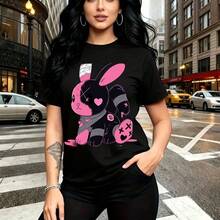 Camiseta de mujer con estampado de conejo rosa estilizado con orejas rayadas y pelota a juego, diseño divertido con corazón - camiseta casual de manga corta de cuello redondo, ajuste cómodo y elegante para el calor - ideal para paseos urbanos, salida - Negro - Ver 7