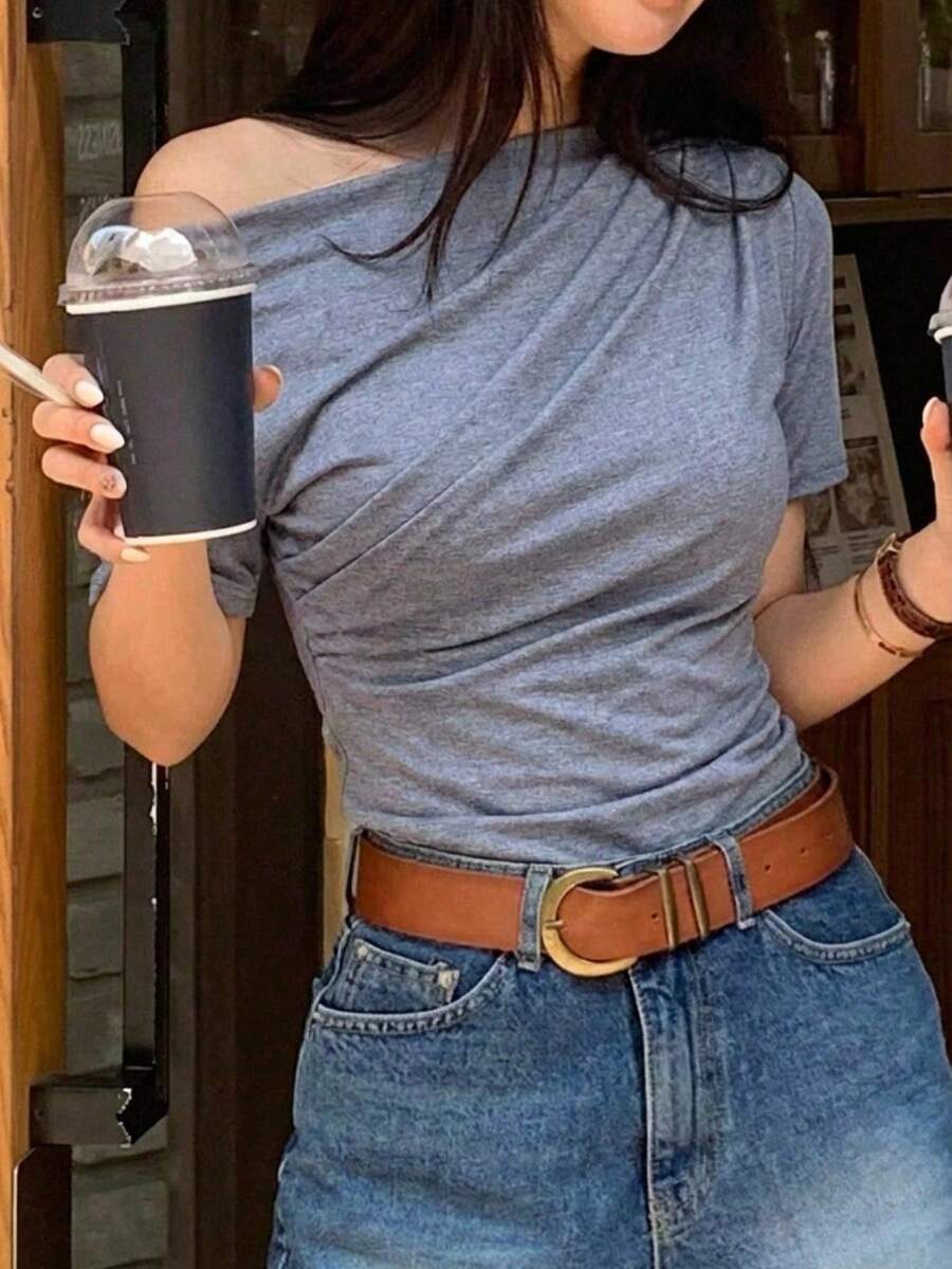 Camiseta blanca de mujer de manga corta, ajustada, con hombro asimétrico y unicolor para salir - Azul - Ver 1