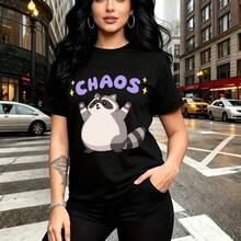 Camiseta de mujer con estampado gráfico de mapache "CHAOS" y letras púrpuras - camiseta casual de manga corta con diseño divertido y urbano, ajuste cómodo y moderno ideal para paseos por la ciudad o salidas informales - regalo perfecto para mamá, esp - Negro - Ver 10
