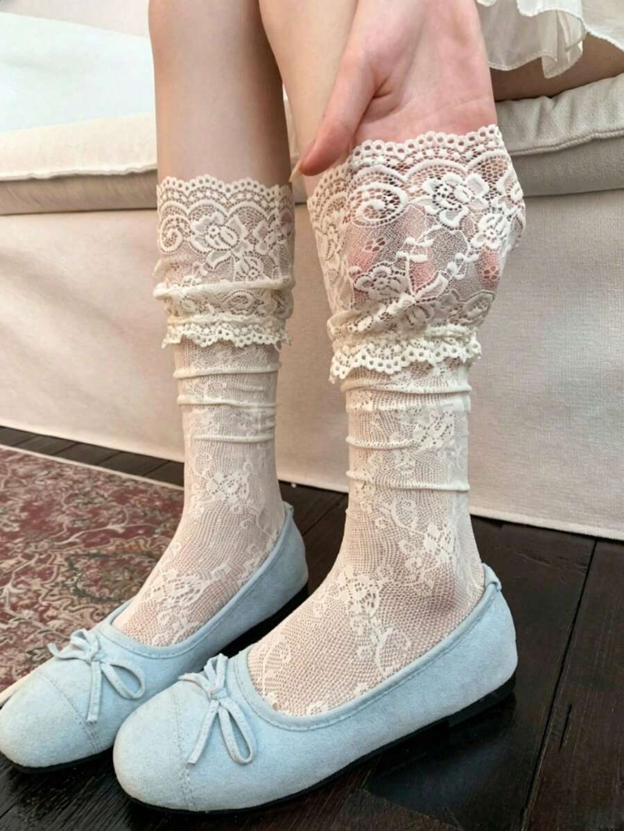 女款蕾絲時尚高筒襪，適合搭配鞋子