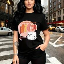 Camiseta de mujer con estampado divertido de ropa tendida con sushi variado como nigri de salmón, sashimi de atún y makis junto a un arroz sonriente - camiseta casual de cuello redondo, ajuste cómodo y fresco, estilo urbano y original para la calle - - Negro - Ver 11