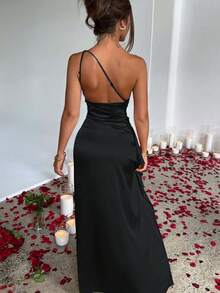 New Satin One-Shoulder Pleated Open Fitted Dress - Black - View 3