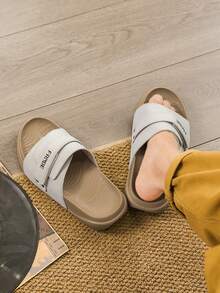 Pantuflas ajustables con cierre de gancho y bucle, transpirables, amortiguadoras, suaves y cómodas para hombres y mujeres, adecuadas para uso diario y juego en verano. - Gris blanquecino puro - Ver 15