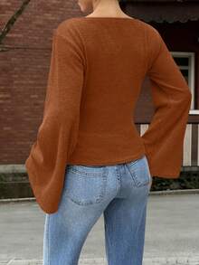 标准尺码女士宽领落肩喇叭袖腰部褶皱印花针织上衣，秋冬款 - 亮橙色 - 查看 3
