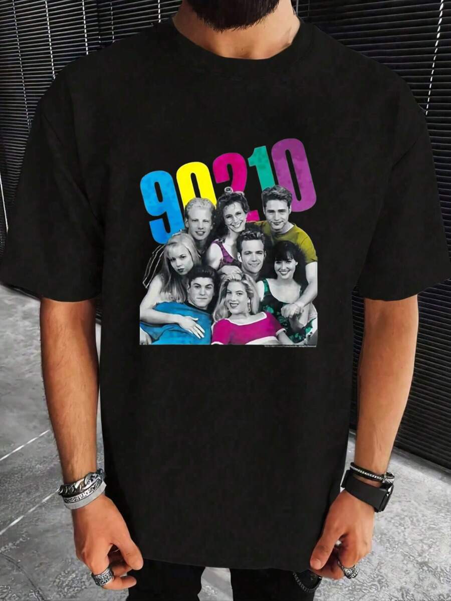Vintage-Herren-T-Shirt mit einem Motiv aus einer TV-Serie der 90er, mit Grafiken von Dylan, Brandon und Kelly in Neonfarben. Dieses schwarze T-Shirt ist maschinenwaschbar und ein tolles Geschenk für Fans der -Serie der 90er Jahre. - Schwarz - Übersicht 1