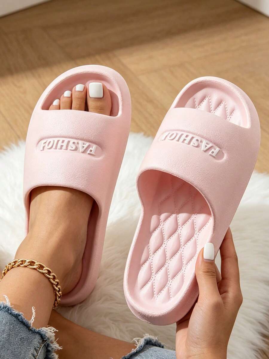 Sandalias tipo slide casuales con textura de contraste de letras para mujer, uso en el hogar para todas las estaciones, pantuflas minimalistas suaves y rebotantes de punta abierta, para interiores/exteriores, trayectos, playa, vacaciones, estilo de pareja, silenciosas, resistentes al desgaste, suela blanda, ligeras, no irritantes, impermeables, transpirables, fáciles de cuidar, universales para hogar, dormitorio, hotel, alojamiento y uso diario