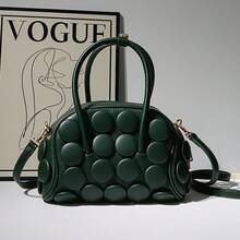 Nouveau sac à main pour femmes 2026 : sac cylindrique, sac fait main avec boutons, sac à bandoulière et sac croisé classique et polyvalent, sac à main oreiller. - Noir 25*15*18 - Voir 11