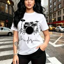 Camiseta de mujer con estampado artístico de batería en líneas negras - diseño urbano y moderno, ajuste cómodo y versátil para el día a día - ideal para paseos por la ciudad, eventos musicales o como regalo especial para mamá, esposa, novia, hermana - Blanco - Ver 1