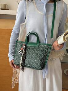 女款綠色字母圖案托特包，刺繡熊貓吊飾肩背包，大容量且時尚，適合工作、日常出遊與休閒使用，現代風格輕鬆收納日常必需品 - 綠色 - 查看 2