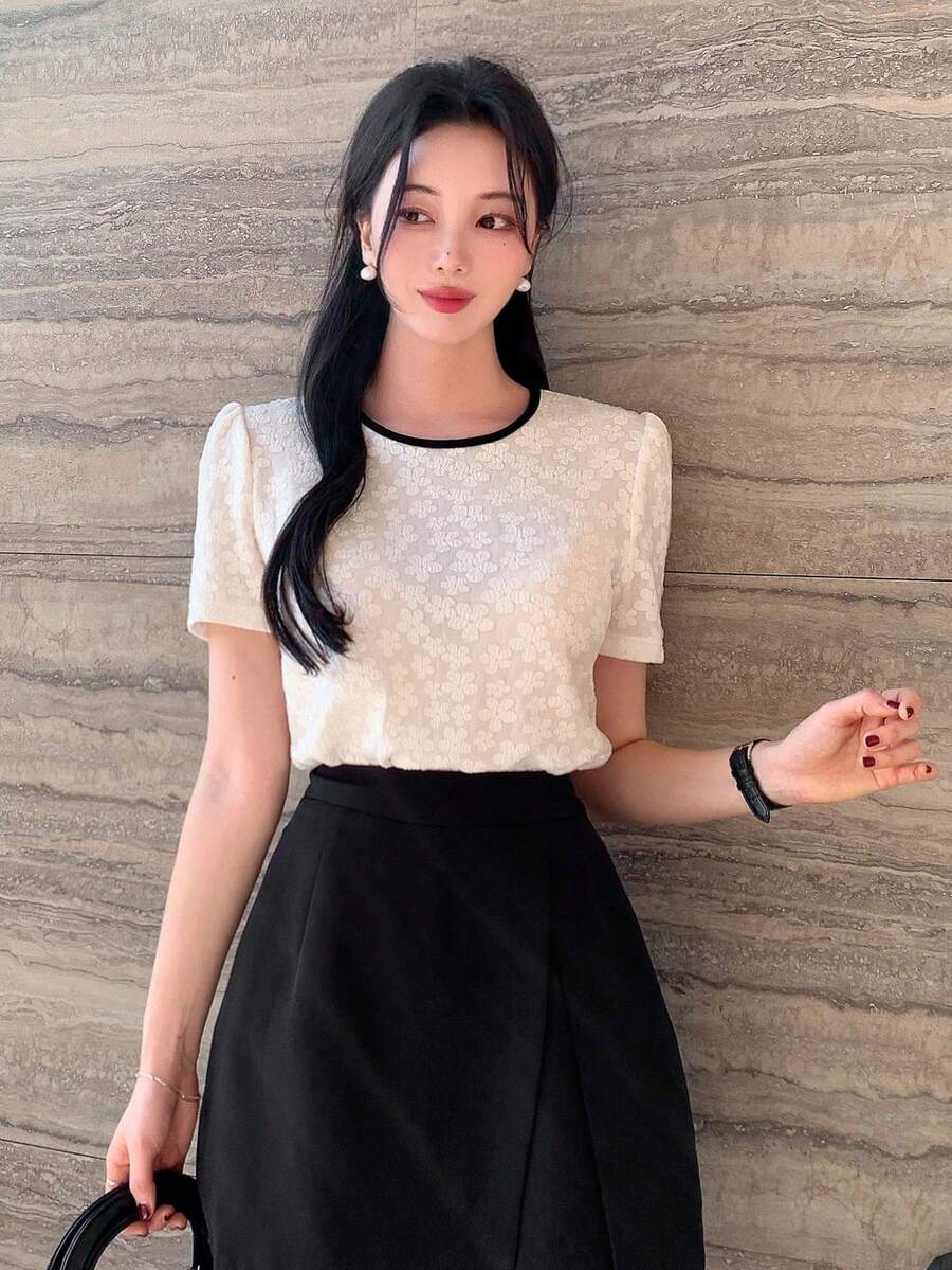 Blusa de mujer con cuello redondo, manga corta y ajuste holgado con bloques de color y lazo delantero, blusas de verano de manga corta, tops cortos de mujer con estilo universitario - Blanco - Ver 1