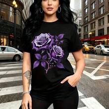 Camiseta de mujer con estampado de dos rosas púrpuras y espinas verdes en cuello redondo, diseño gráfico grande y moderno - ajuste cómodo y fresco para el clima cálido, estilo urbano casual perfecto para pasear por la ciudad o salir con amigas - rega - Negro - Ver 7