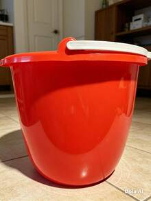 Plastic Bucket – Red Bucket – 10 Liter Capacity – Dimensions 26 X 30 Cm - Arabela - C - View 4