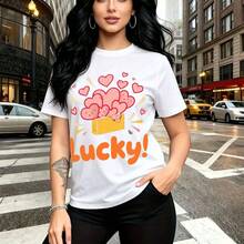 Camiseta de mujer con estampado colorido de caja amarilla desbordante de corazones rosas y texto "¡Lucky!" en naranja - camiseta casual de cuello redondo, ajuste cómodo y elegante, estilo urbano vibrante ideal para paseos por la ciudad, eventos festi - Blanco - Ver 9