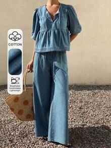 Blusa de mezclilla con cuello de corbata, mangas abullonadas y volante, y pantalón vaquero de pierna ancha - Azul lavado medio - Ver 1