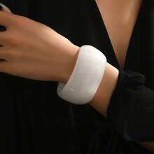 1pc Elegant Asymmetrical Geometric Resin Bracelet, Versatile High-End Design Suitable For Daily Wear - White - View 6