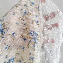 Camisa casual de mujer con estampado floral diminuto y mangas cortas - Negro01 - Ver 7