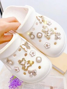 14件套可拆卸花园鞋配件DIY套装 - 包括蝴蝶结、小熊、蝴蝶、花朵、珍珠和夹子。用途广泛的装饰配件，适用于女士凉鞋、拖鞋、沙滩包，是节日和生日派对的理想之选。 - 金色 - 查看 3