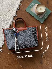 Bolso de mano de moda con silueta estructurada y patrón de diamantes en todo el diseño, ideal para entusiastas de la moda, ligero y práctico para transportar, añadiendo una sofisticación atemporal a cualquier look - Marrón - Ver 3