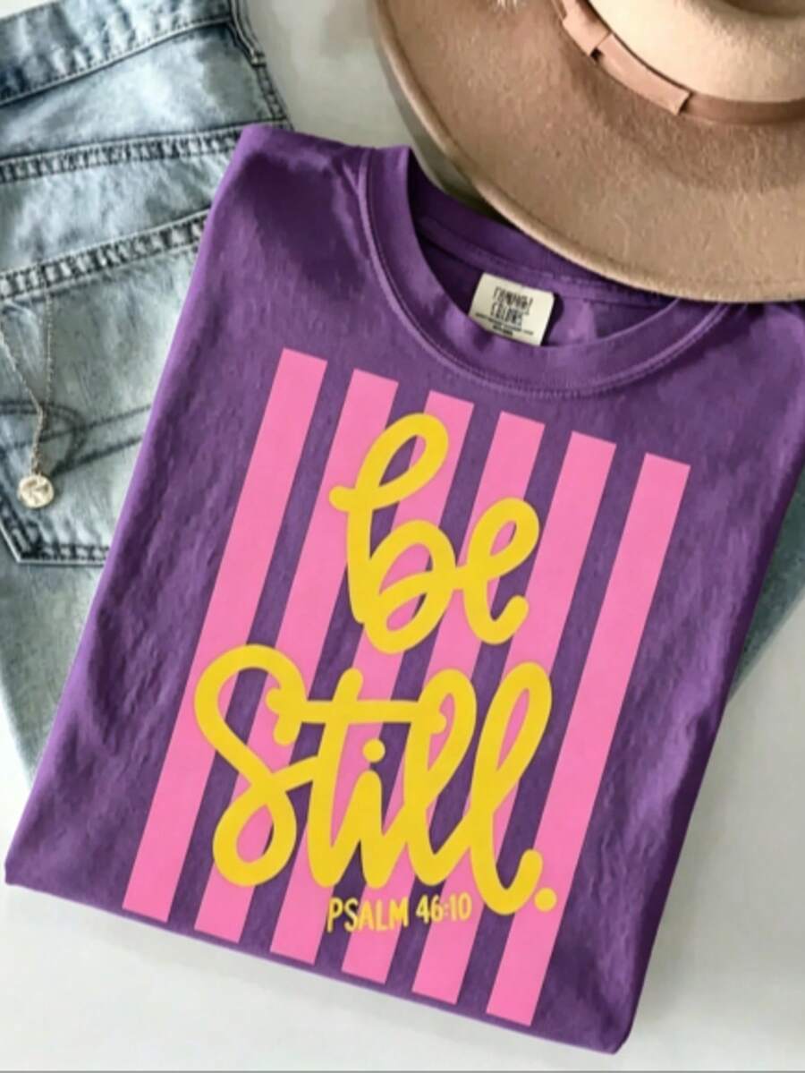 [100% Cotton] Be Still Shirt - Love Like Jesus Girly Pink Stripes T-Shirt Coquette Aesthetic Faith Spring Tee Unisex Women's & Men's Campus Daily Wear - 紫色 - 查看 1