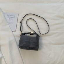 Bolso de mano moderno y versátil para mujer, estilo casual elegante con un toque de alta gama, bolso de hombro estiloso ideal para ir de compras, 2026, hermoso cierre de broche, nuevo color sólido, sencillo, a la moda, casual, para ir al trabajo, bolso de mano, de hombro, bandolera, pequeño y cuadrado para mujer. - Rosa - Ver 8