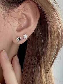 1 Pair Minimalist Black And White Star Mixed Stud Earrings - Black and White - View 4
