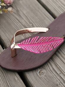 Neue modische Damen Flachsandalen mit Blatt-Strass-Verzierung aus PU-Leder, Damen Flachsandalen, Damensandalen für Strand, Urlaub, Hochzeit, Ferien, Party, Sommer - Rosenrot - Übersicht 2