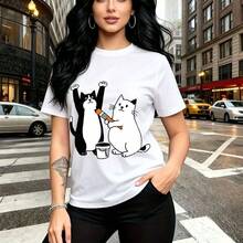 Camiseta de mujer con estampado de dos gatitos artistas pintándose entre sí - diseño divertido y original, ajuste casual y cómodo, estilo urbano y juvenil - ideal para salidas por la ciudad, eventos informales y el Día de la Madre, cumpleaños o Navid - Blanco - Ver 10