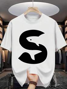 Camiseta casual de verano para hombre, 100% poliéster transpirable con cuello redondo y ligero estiramiento, tejido de punto, manga corta con estampado de letras y tiburón, diseño original y llamativo, estilo moderno y versátil, ideal para uso diario, actividades al aire libre y looks playeros en primavera, verano y otoño, corte regular apto para la mayoría de adultos mexicanos, lavable a máquina, tejido de secado rápido, regalo perfecto para amantes del mar y el estilo urbano - Blanco - Ver 1