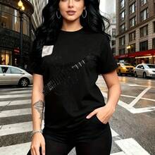 Camiseta de mujer con estampado de guitarra negra y diseño urbano - camiseta casual de manga corta, ajuste slim-fit elegante y cómodo, estilo moderno y atrevido para ciudad - ideal para paseos por la calle, salidas nocturnas y regalo perfecto para ma - Negro - Ver 10