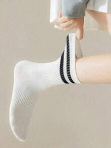 24 Pairs/20 Pairs/18 Pairs/15 Pairs/10 Pairs/6 Pairs/4 Pairs/2 Pairs/1 Pair Black & White Striped Thick Mid-Calf Socks, Comfortable & Breathable, Suitable For Business And Casual Wear. Shark Series Soft, Lightweight, Odor-Resistant Sports Socks, Unisex, Warm For Autumn/Winter. - Multicolor - View 3