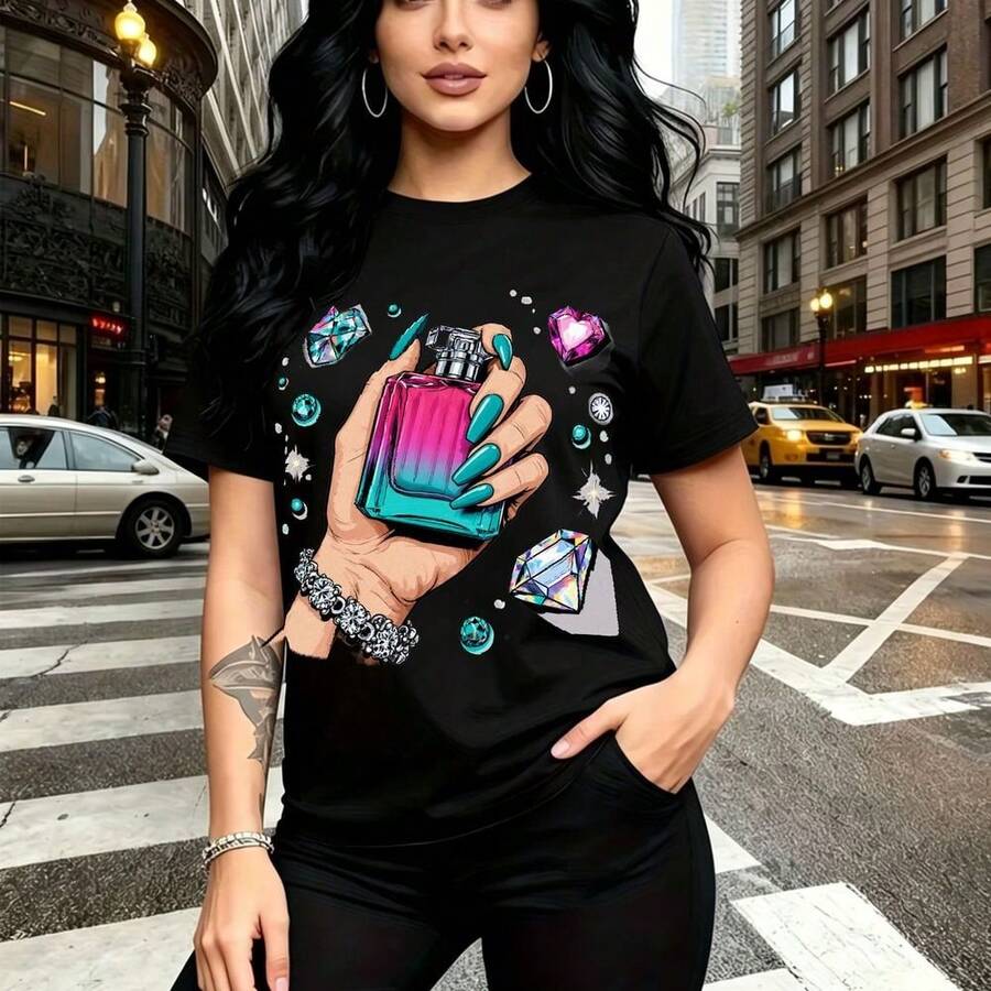 Camiseta de mujer con estampado gráfico vibrante de mano sosteniendo botella de perfume con gemas y destellos en tonos azul, rosa y morado - camiseta casual de manga corta con ajuste cómodo y estilo urbano moderno - ideal para pasear por la ciudad, e - Negro - Ver 1