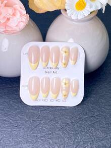 10 Stücke handgefertigte Press-On-Nägel, kurze Nägel, Sommernägel, gelbe Nägel, mit nudefarbener rosa Basis, zartgelben French-Tips und handgemalten gelben Blumendetails mit Goldakzenten, perfekt für den täglichen Gebrauch, Frühlings-/Sommerausflüge und besondere Anlässe. - Gelb - Übersicht 11