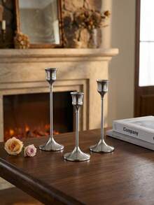 Castiçal de ferro vintage prateado europeu com velas longas e finas em espiral clássica, perfeito para decoração de casa, acessórios de escritório, estilização de casamento, centros de mesa e arranjos de sala de estar. Também ideal como presentes de Halloween/Natal, aniversário - Muitos estilos - Ver 11
