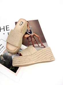 Women's Platform Sneakers With Jute Soles, Perfect For Walking Elegantly On Sunny Days, And With A Design That Combines The Natural And The Modern. - Apricot - View 1