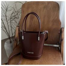 Bolso de Cuero Genuino para Mujer, Elegante Bolso de Mano y de Hombro para Oficina, Citas y Fiestas, Diseño Retro de Color Sólido a la Moda 2026, Nuevo Bolso Vertical Simple y Elegante para Viajes Diarios, de Hombro y Bandolera, Bolso Pequeño Cuadrado - Caqui - Ver 10