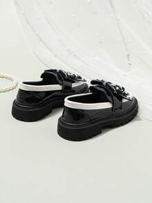 Mocassins à nœud strass pour filles, chaussures à semelle épaisse noire et blanche brillante pour enfants, chaussures antidérapantes et résistantes à l'usure, chaussures de princesse polyvalentes pour l'école et les représentations, chaussures décontractées confortables à semelle souple - Noir - Voir 4