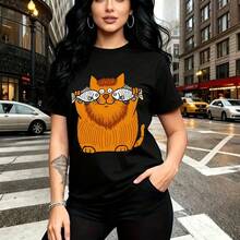 Camiseta de mujer con estampado de gato naranja caricaturesco sosteniendo dos peces - camiseta casual de manga corta con cuello redondo, ajuste cómodo y moderno, estilo urbano divertido para la ciudad - ideal para salidas diarias, paseos por el centr - Negro - Ver 7