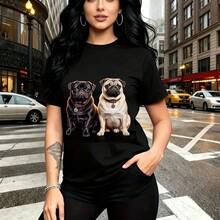 Camiseta de mujer con estampado de dos pugonegros y crema sentados - camiseta casual de manga corta con ajuste cómodo y estilo urbano, ideal para paseos por la ciudad, salidas con amigas o eventos informales bajo el cielo nublado - regalo perfecto pa - Negro - Ver 9
