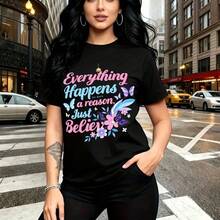 Camiseta de mujer con estampado motivacional "Everything Happens for a reason Just Believe" y mariposas coloridas - diseño casual de manga corta con ajuste cómodo y estilo urbano, ideal para paseos por la ciudad, salidas diarias y regalo perfecto par - Negro - Ver 10
