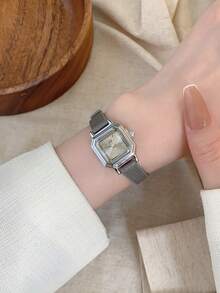 1pc Women's Oval Roman Numeral Casual Elegant Quartz Watch Suitable For Daily Wear - Grey - View 7