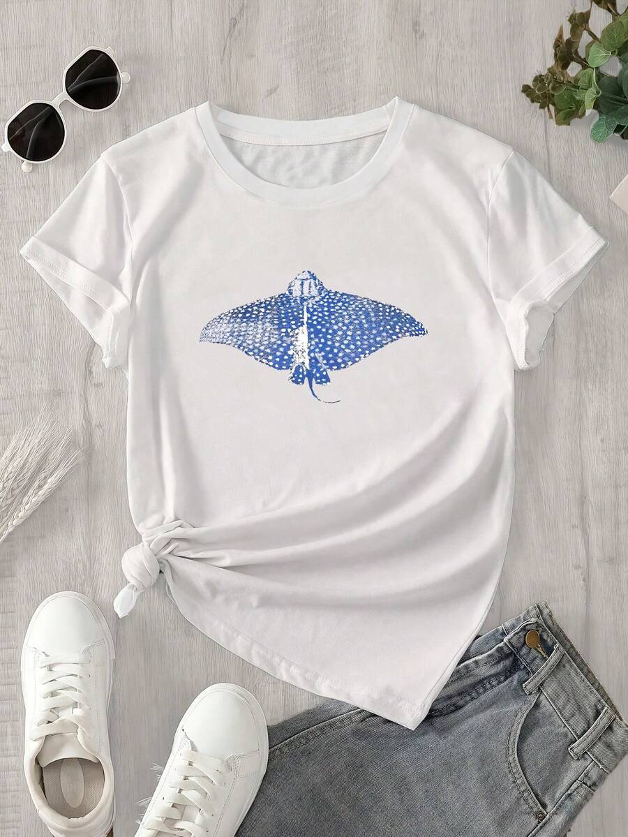 Esta blusa de manga corta y cuello redondo para mujer, con estampado de mariposas azules y blancas, es adecuada para todas las estaciones. - Blanco - Ver 1