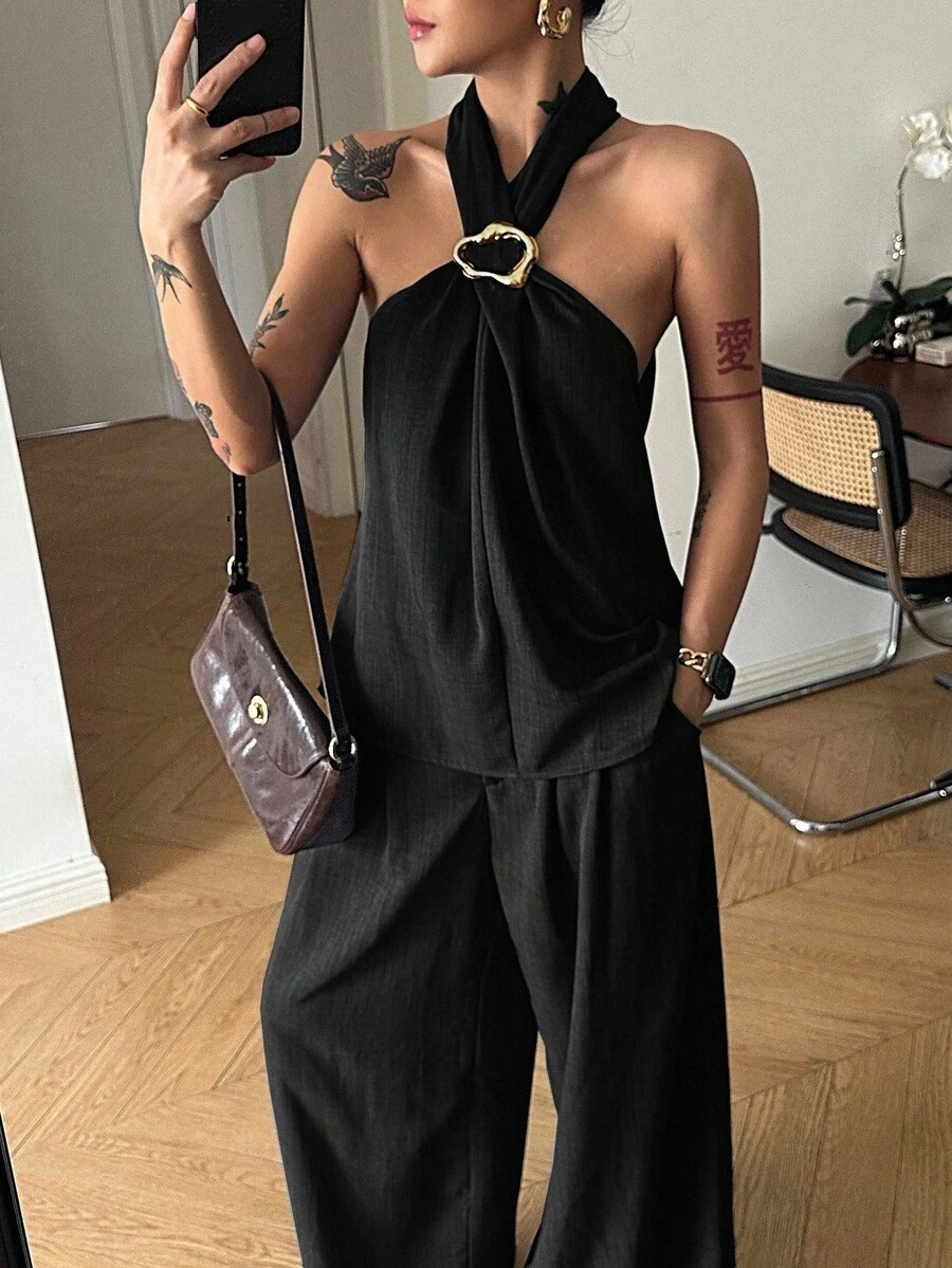 Set de 2 piezas con top de cuello halter y pantalones de pierna ancha con decoración de monedas vintage, adecuado para conjuntos de lounge de verano temprano para mujeres - Negro - Ver 1