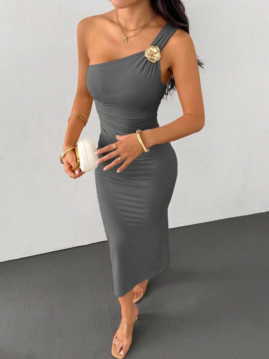 PETITE Vestido de cola de pez con cuello fruncido y decoración de broche dorado, vestido de invitada de boda para mujer - Gris Oscuro - Ver 1