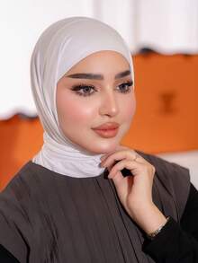 1 chiếc mũ Hijab, khăn choàng tức thì thời trang thường ngày thanh lịch, mũ trùm đầu thể thao có nút. Phong cách cổ điển tối giản thanh lịch khiêm nhường, chất liệu vải Modal mềm mượt, thoáng khí thoải mái, vành dài, khăn choàng tức thì đa năng dùng làm mũ trùm đầu thể thao turban. Phù hợp cho cuộc sống hàng ngày, lễ hội, tụ họp, thờ phụng - Nhiều màu - Xem 6