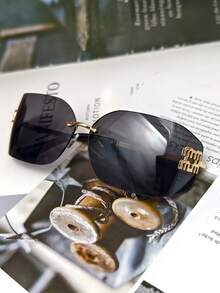 1 pieza Gafas de diseñador con letra registrada de la marca "MMMM", gafas de metal curvas sin montura biseladas de moda vintage nueva, talla grande vendidas para mujeres, estilo versátil de alta gama, protección solar, forma cuadrada-redonda ovalada, gafas de estilo Ins para posar, moda casual clásica, nuevo diseño curvo sin montura (marca registrada en la UE), incluye estuche de gafas de PU - Multicolor - Ver 6