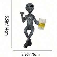 1件树脂外星人饮酒雕像 - 一款充满想象力和趣味性的太空主题装饰品。非常适合摆放在书桌或书架上。是科幻迷的完美礼物，也是圣诞节、节日或赠送亲朋好友的绝佳选择。适用于节日装饰和科幻主题房间装饰。| 有趣的外星人设计 | 精湛工艺，外星人主题装饰，家居装饰，户外花园雕塑 - 外星人 - 查看 10