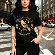 Camiseta de mujer con estampado gótico de cuervo, luna creciente y rosas con frase inspiradora de Edgar Allan Poe "Sin la oscuridad nunca vemos la luz" - camiseta casual de cuello redondo con ajuste cómodo y elegante, estilo urbano alternativo perfec - Negro - Ver 9